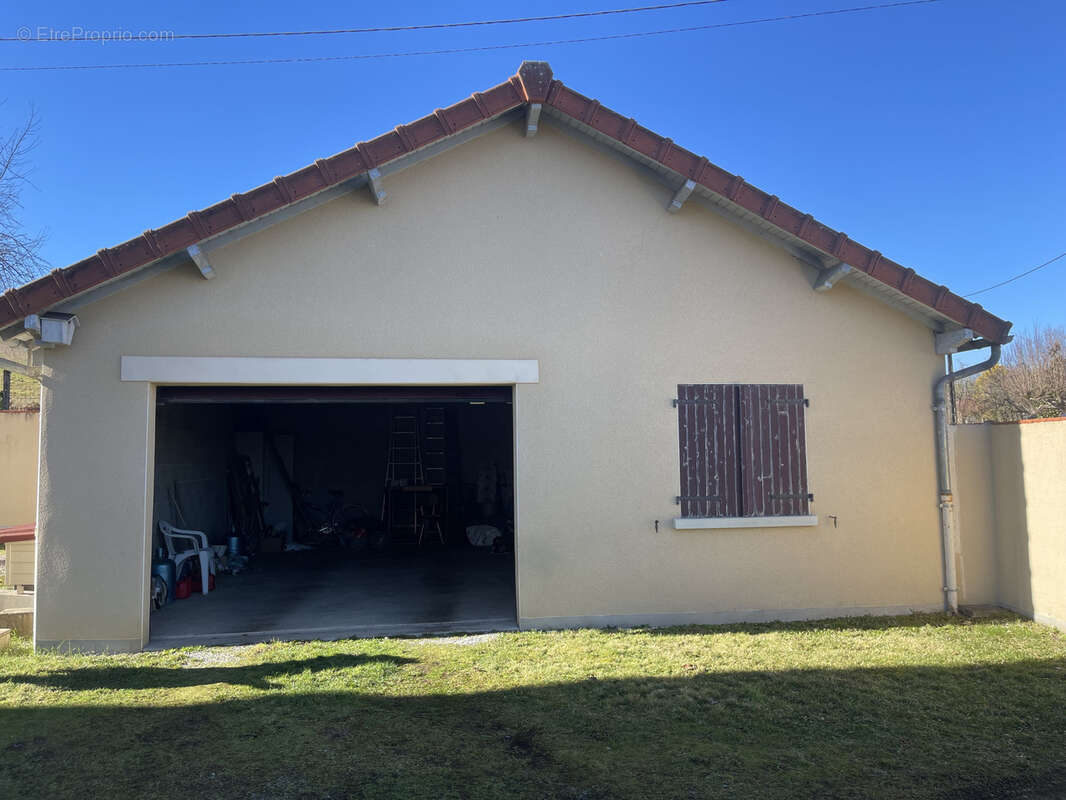 Maison à SAINT-DENIS-DES-MURS
