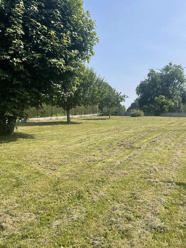 Maison à SAINT-DENIS-DES-MURS