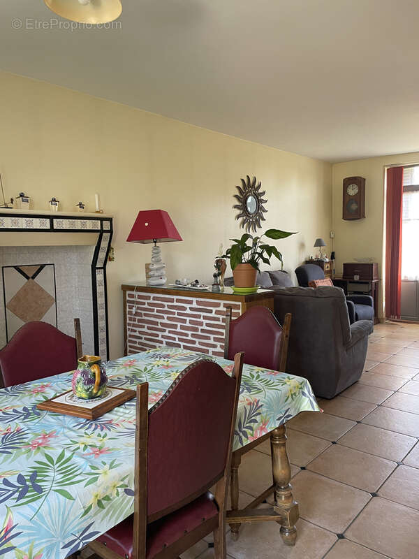 Maison à SAINT-DENIS-DES-MURS