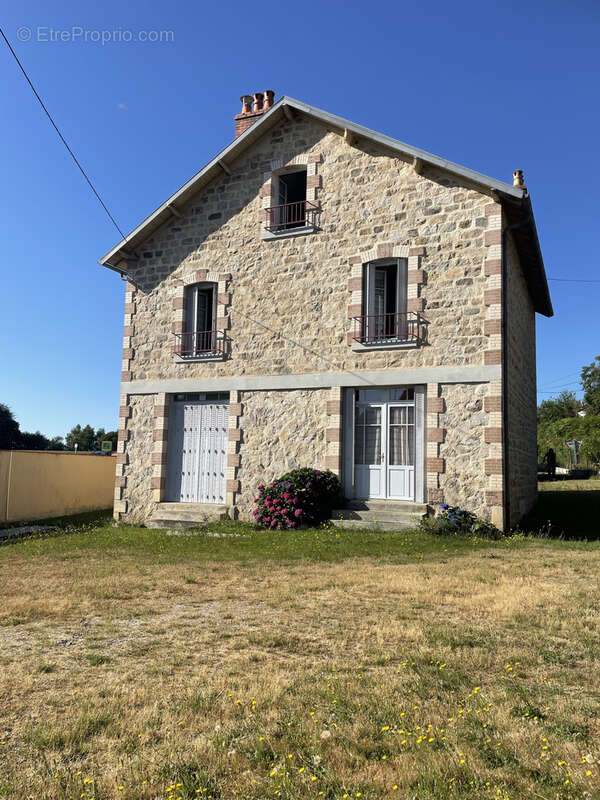 Maison à SAINT-DENIS-DES-MURS