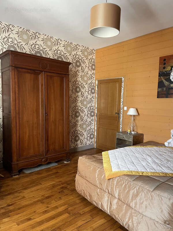 Maison à SAINT-DENIS-DES-MURS