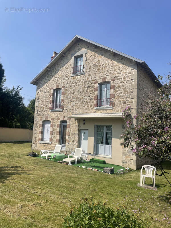 Maison à SAINT-DENIS-DES-MURS