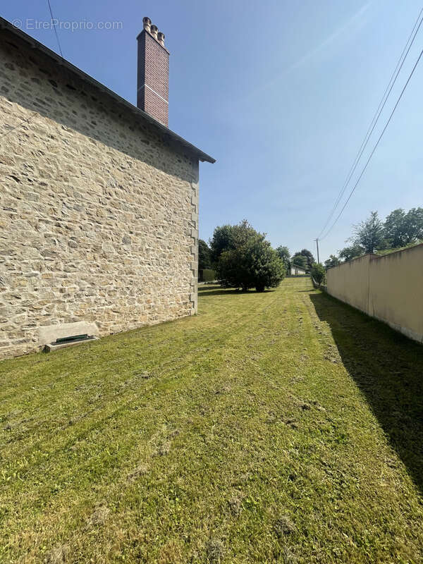 Maison à SAINT-DENIS-DES-MURS