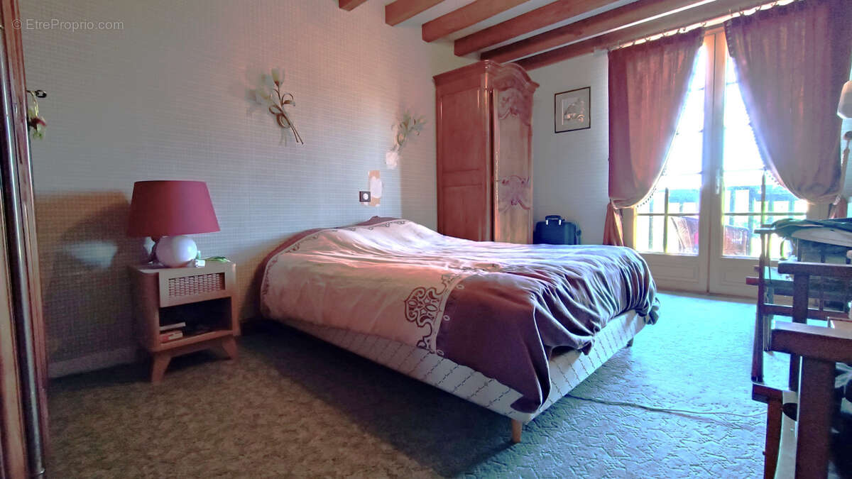 Maison à ANTONNE-ET-TRIGONANT