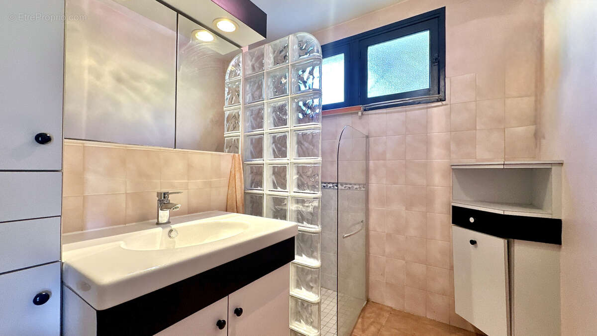 Maison à SAINTE-FOY-LES-LYON