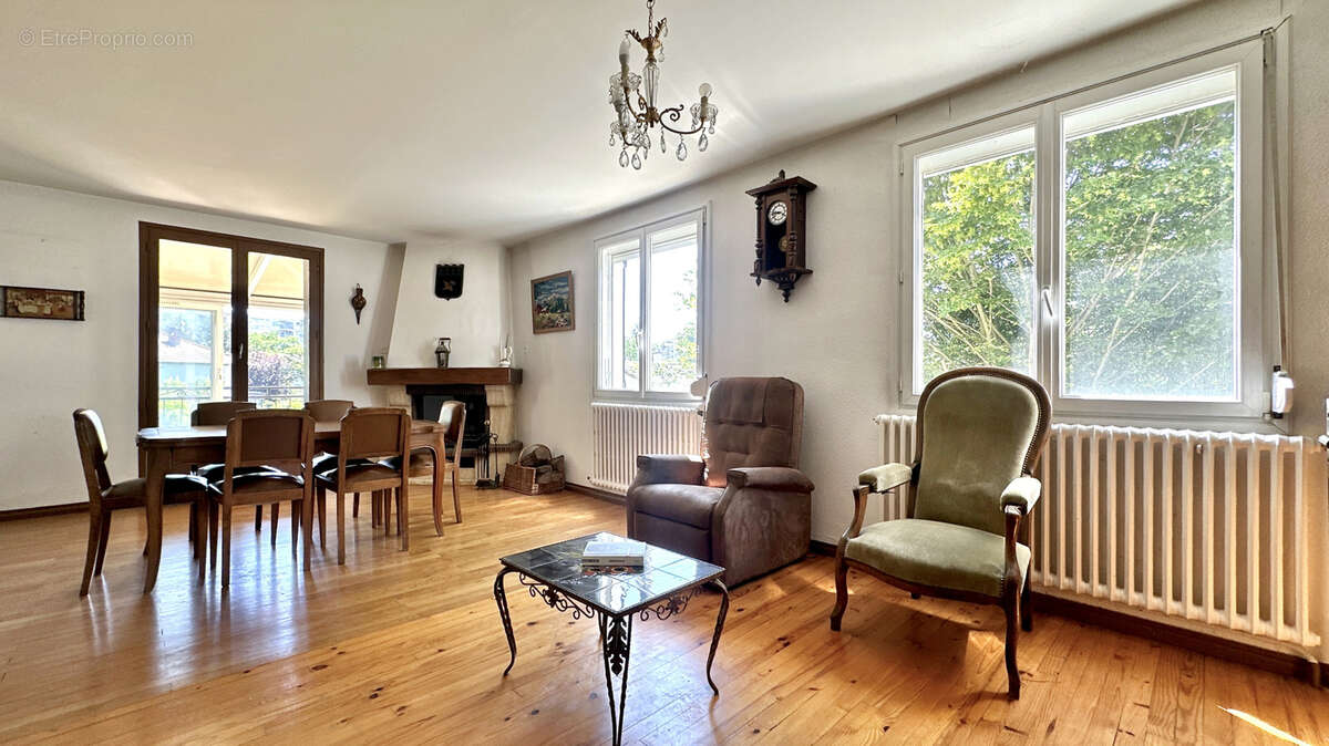 Maison à SAINTE-FOY-LES-LYON