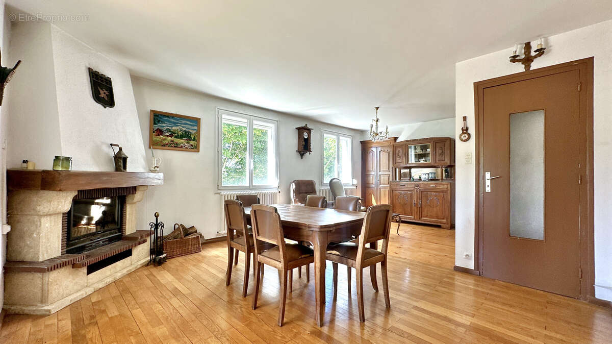 Maison à SAINTE-FOY-LES-LYON