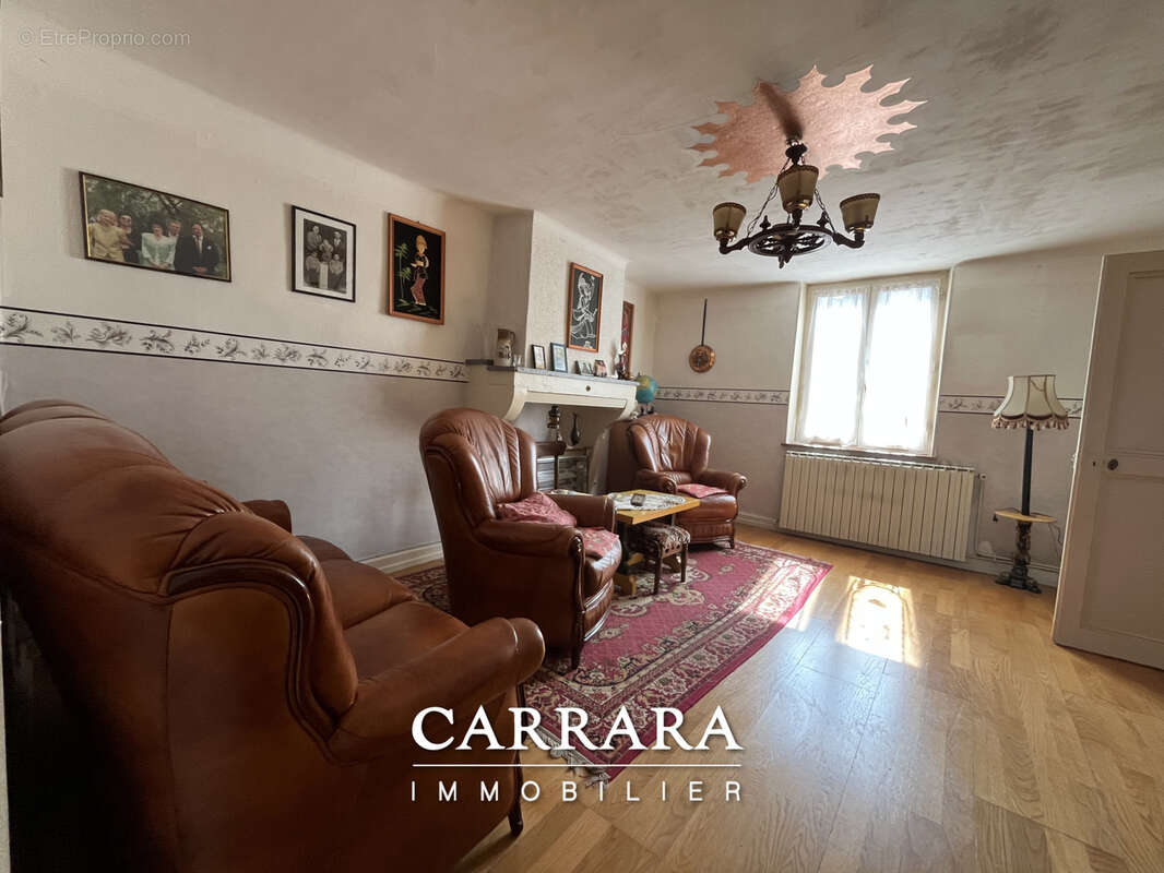 Maison à JOUY-AUX-ARCHES