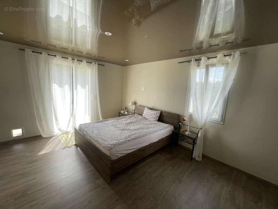 Maison à SAINT-SORLIN-DE-CONAC