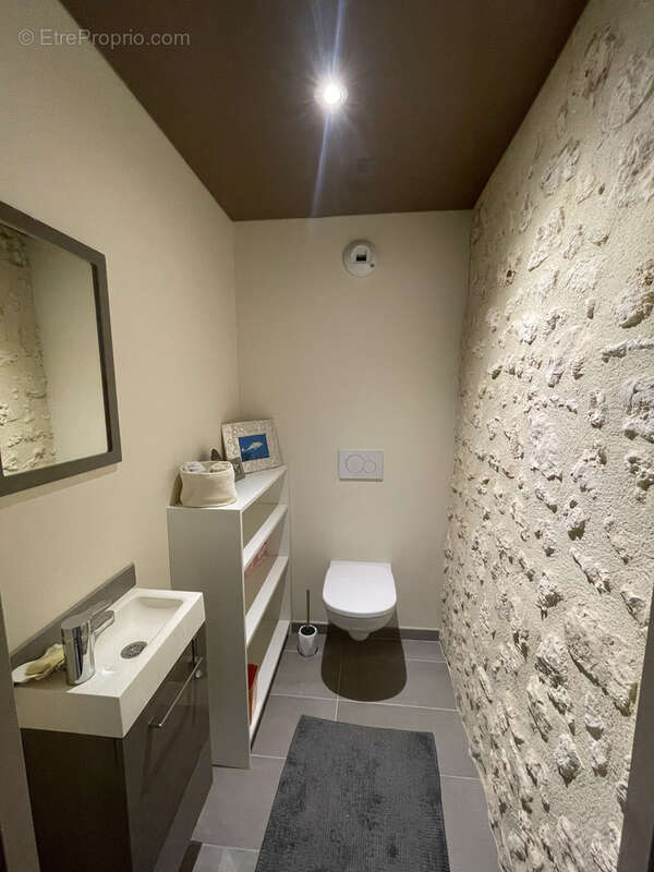 Maison à SAINT-SORLIN-DE-CONAC