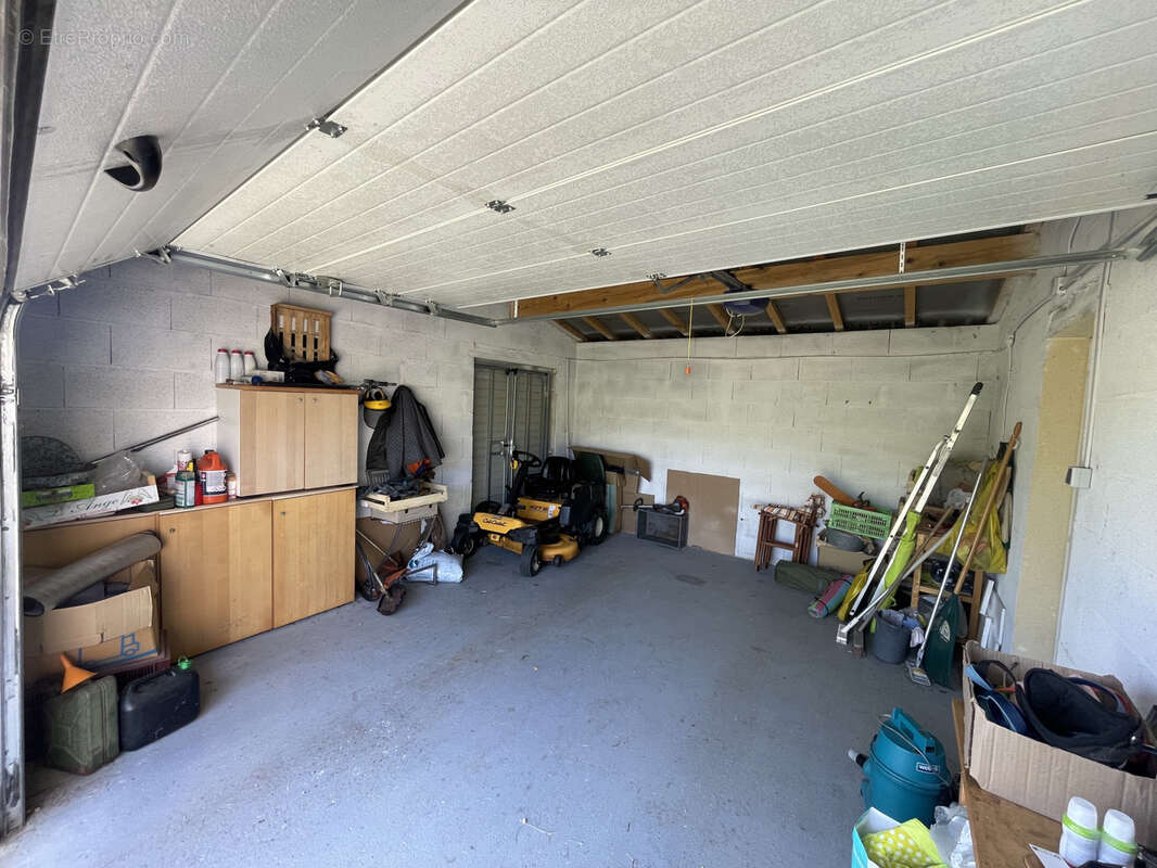 Maison à SAINT-SORLIN-DE-CONAC