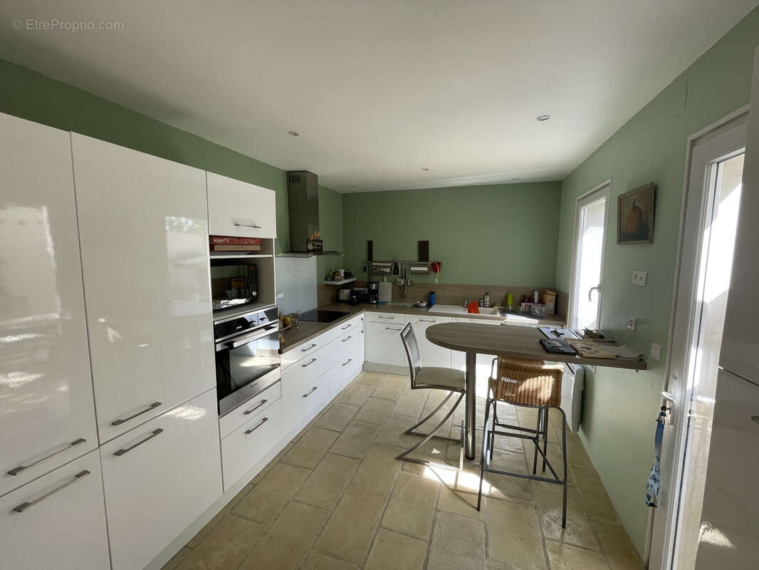 Maison à SAINT-SORLIN-DE-CONAC