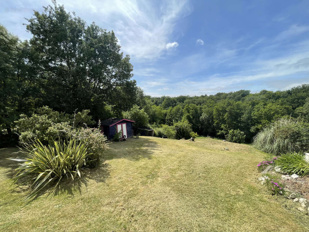 Maison à SAINT-SORLIN-DE-CONAC