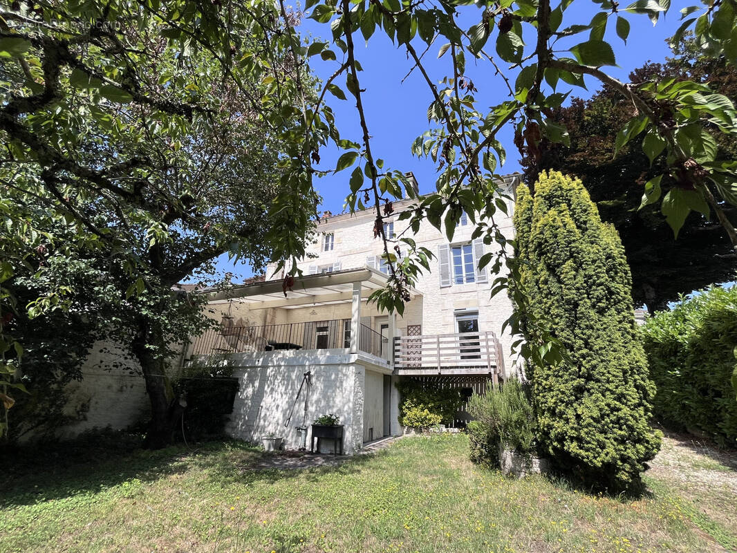 Maison à MORTAGNE-SUR-GIRONDE