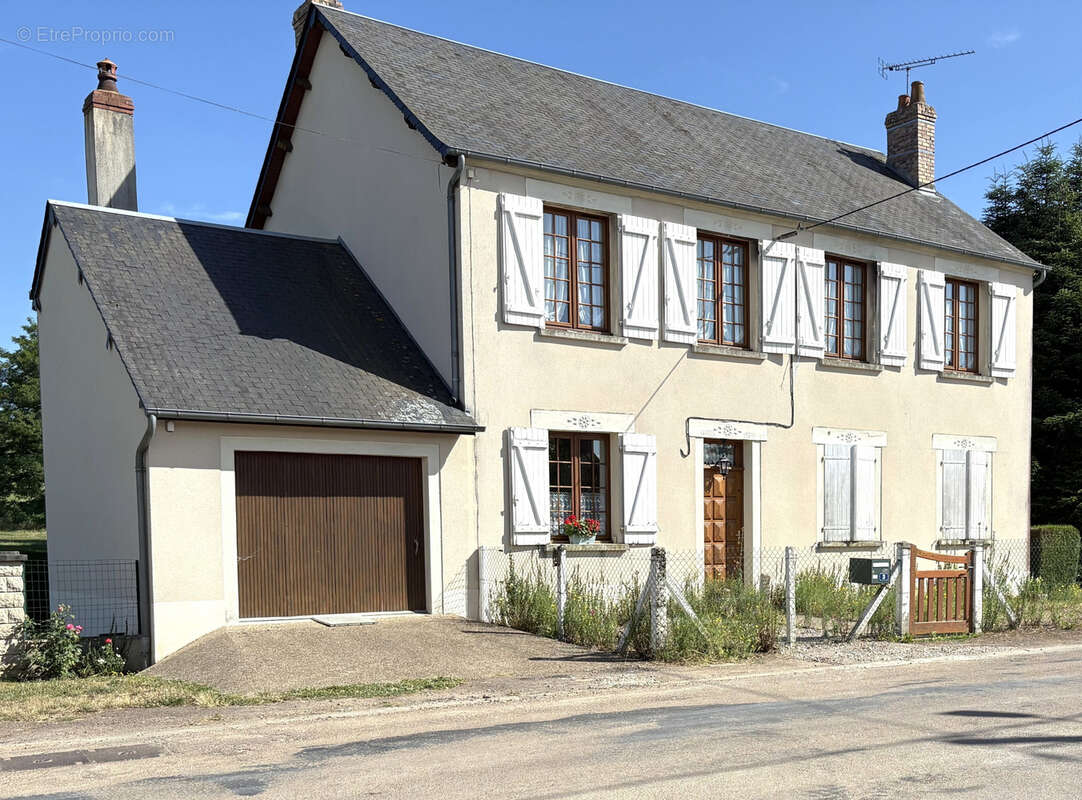 Maison à PREMERY