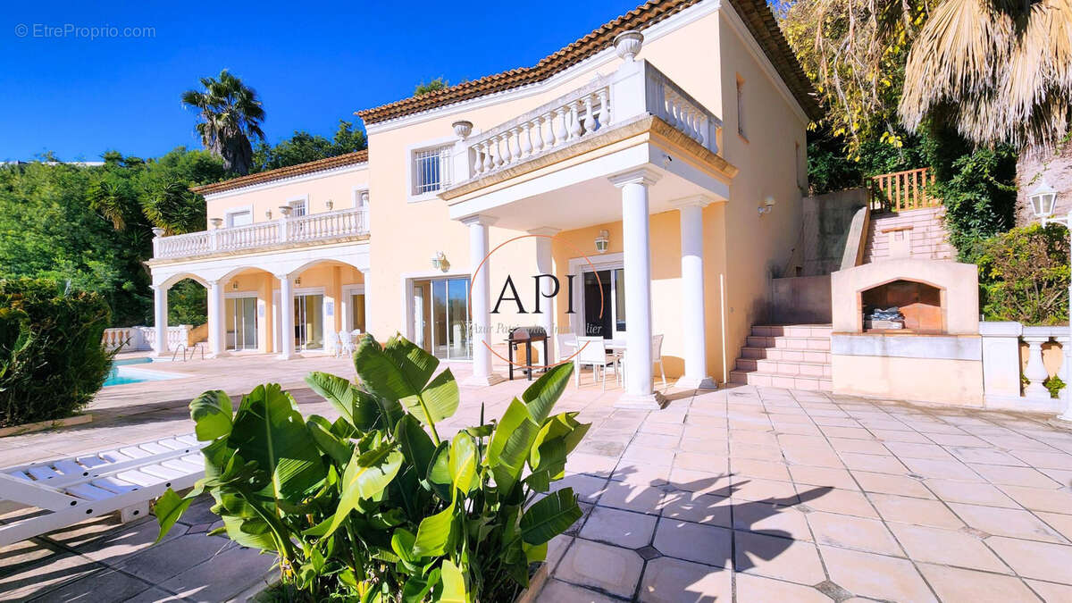 Maison à MANDELIEU-LA-NAPOULE