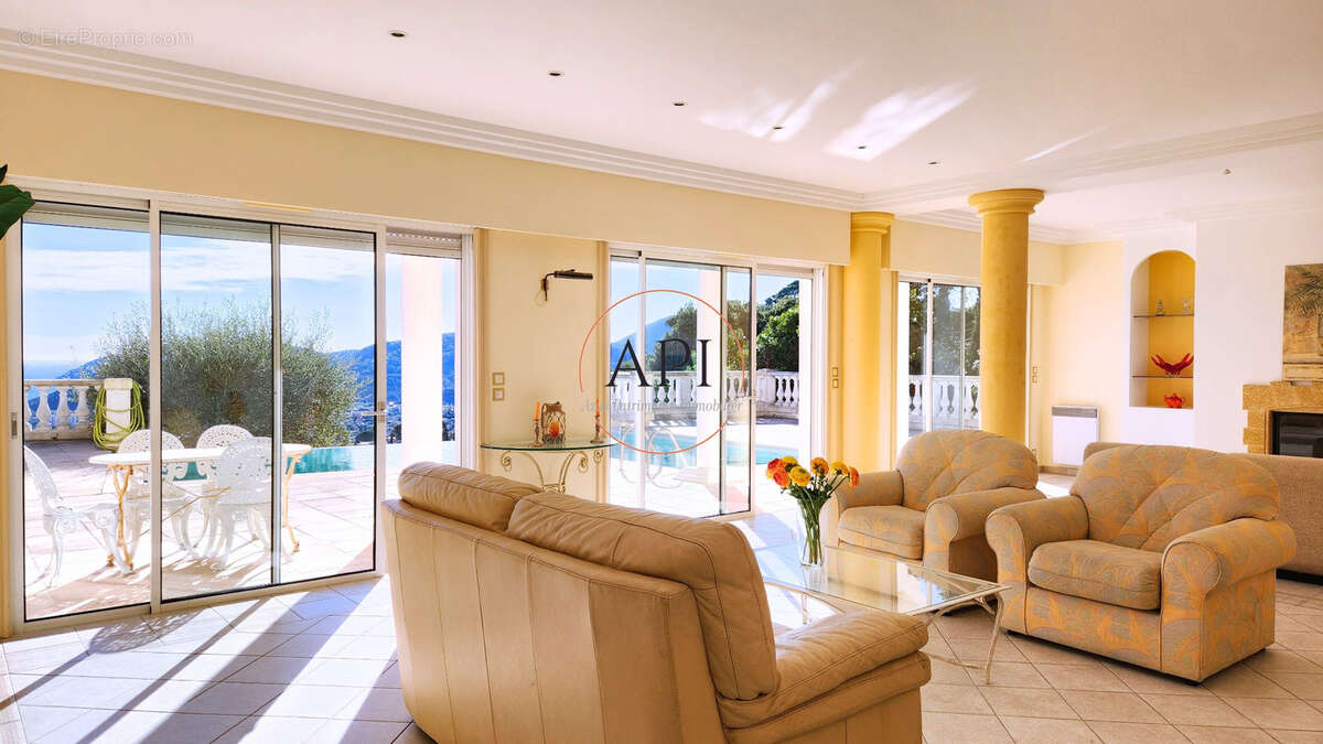 Maison à MANDELIEU-LA-NAPOULE