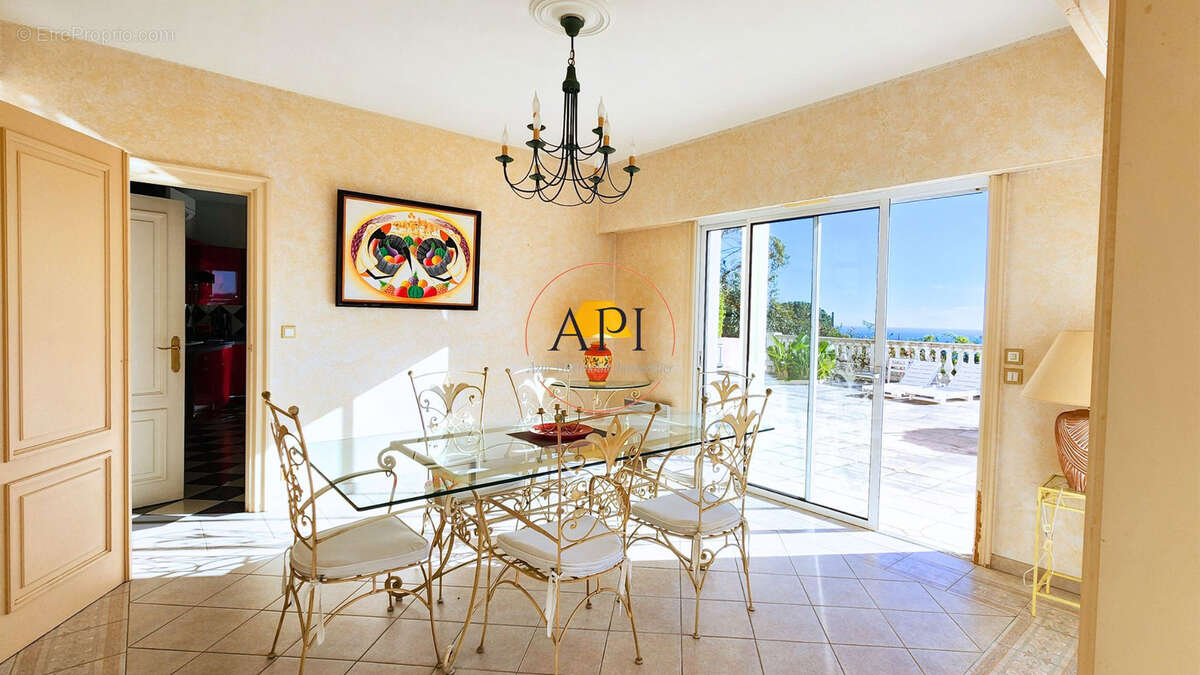 Maison à MANDELIEU-LA-NAPOULE