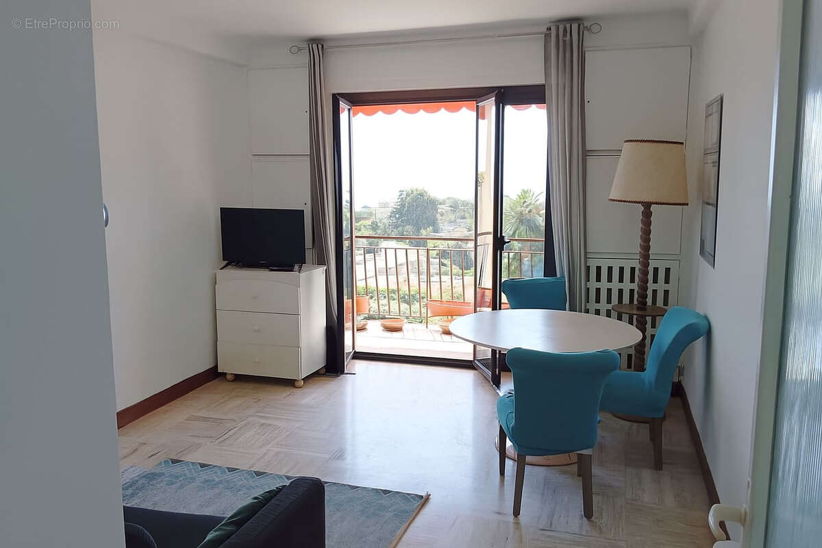 Appartement à ROQUEBRUNE-CAP-MARTIN