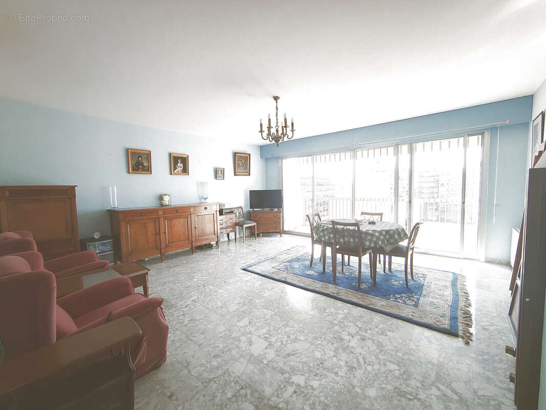 Appartement à MENTON