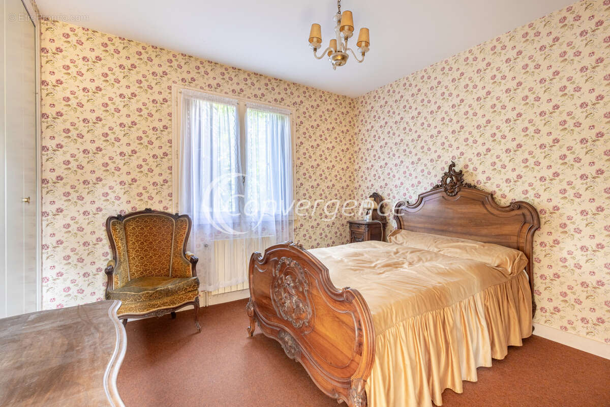 Maison à CHAMPAGNAC-LA-RIVIERE