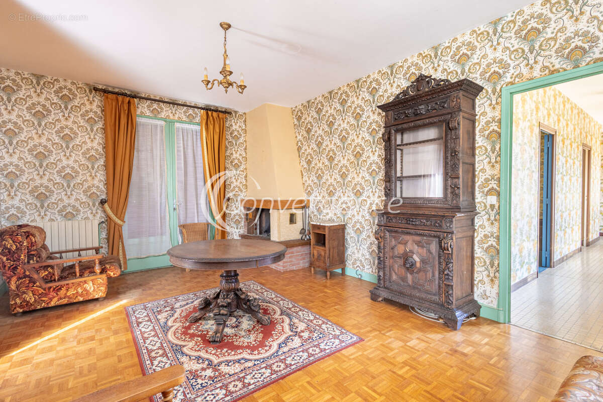 Maison à CHAMPAGNAC-LA-RIVIERE