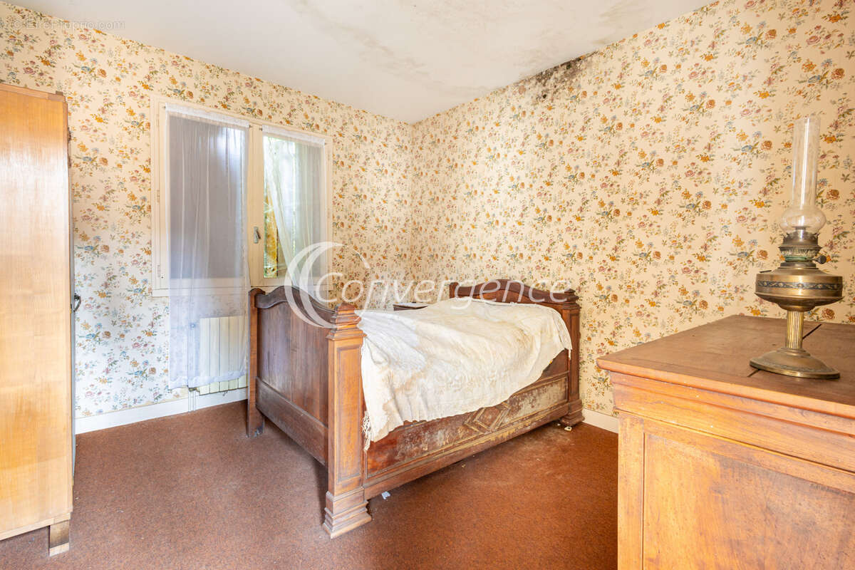 Maison à CHAMPAGNAC-LA-RIVIERE