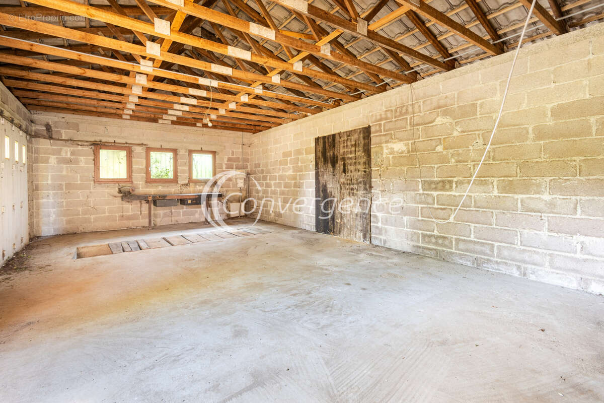 Maison à CHAMPAGNAC-LA-RIVIERE