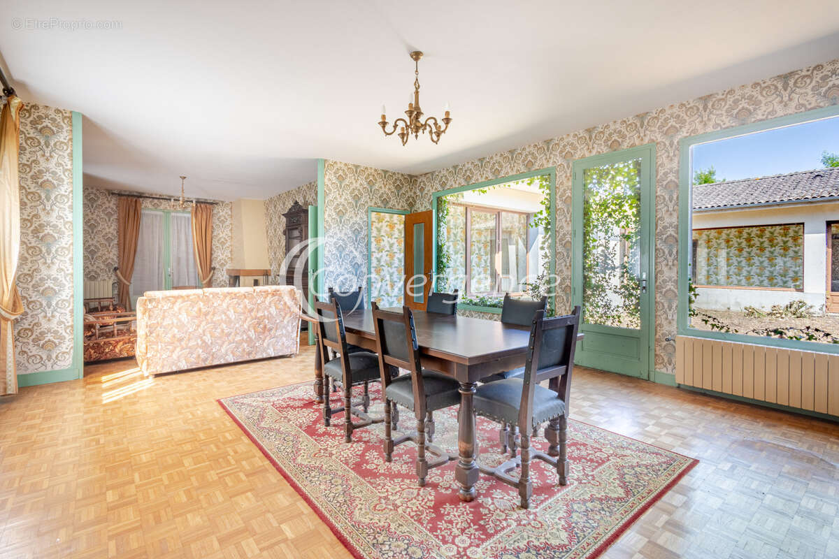 Maison à CHAMPAGNAC-LA-RIVIERE