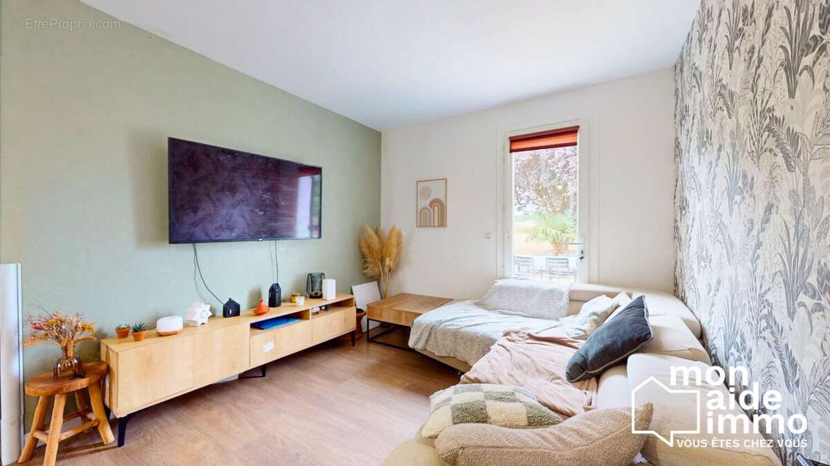 Maison à LAMOTHE-MONTRAVEL