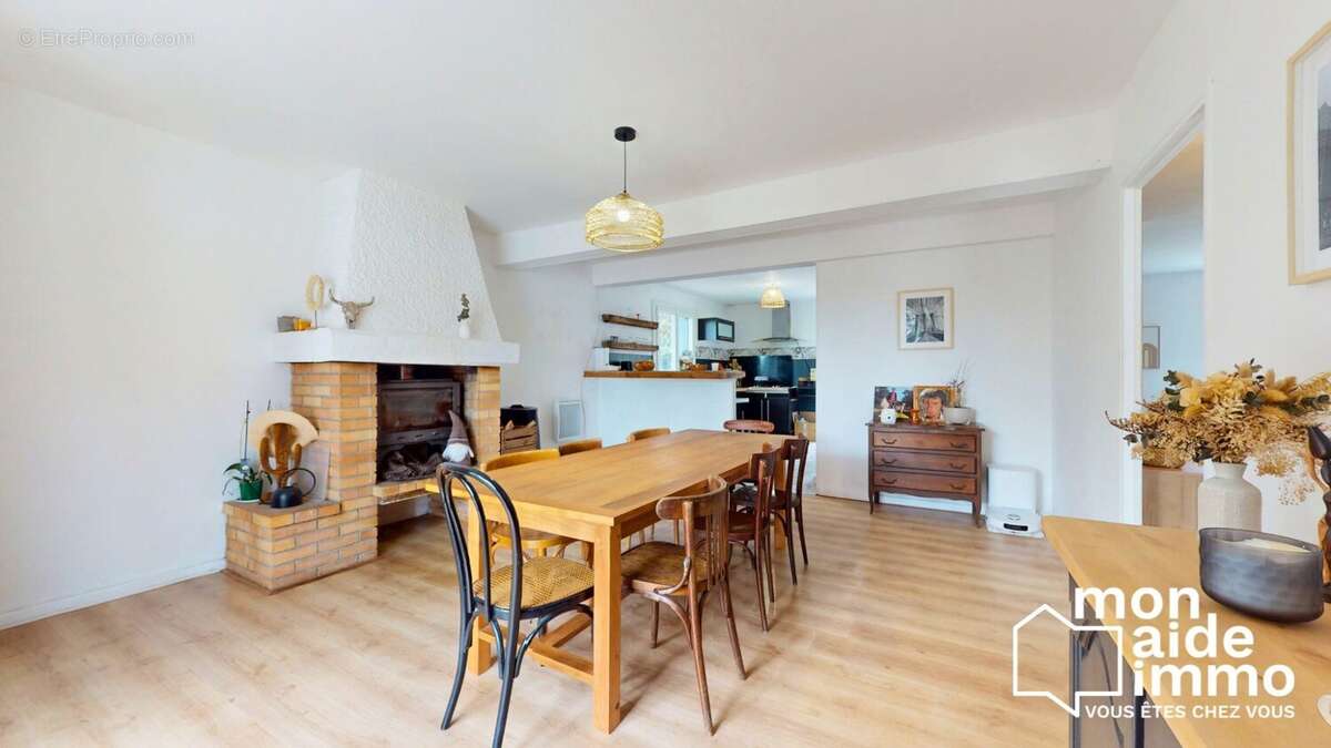 Maison à LAMOTHE-MONTRAVEL