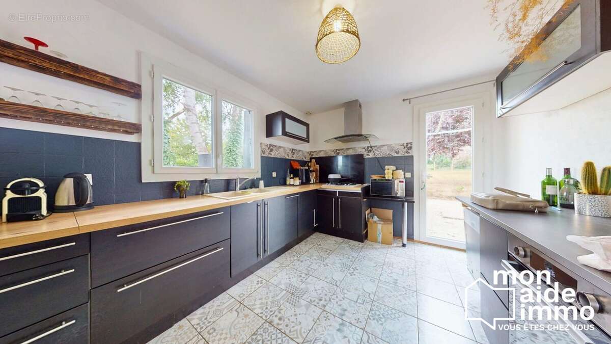 Maison à LAMOTHE-MONTRAVEL