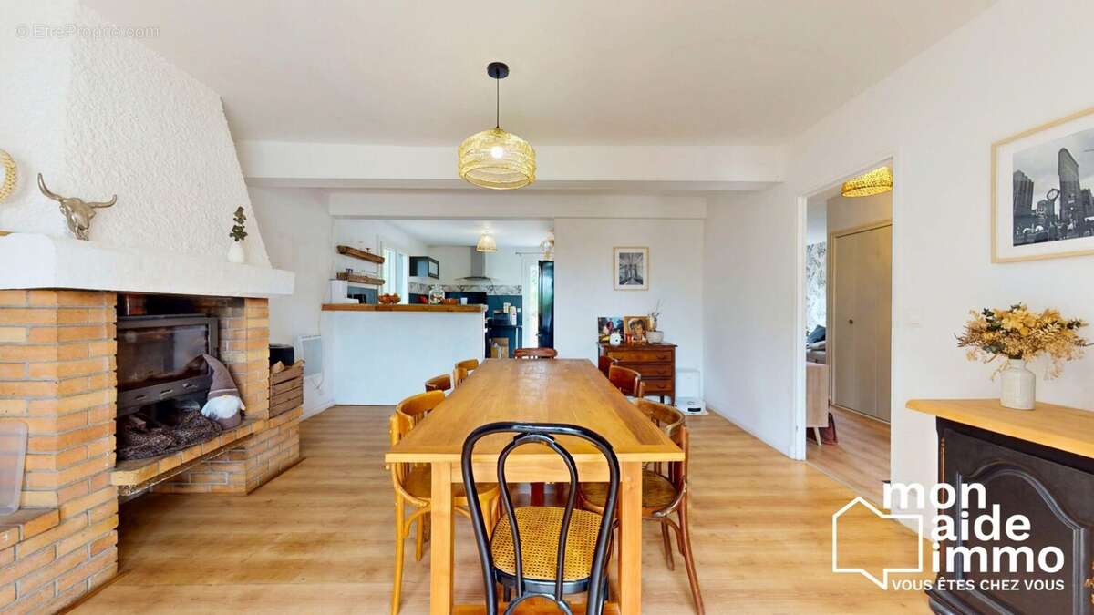 Maison à LAMOTHE-MONTRAVEL