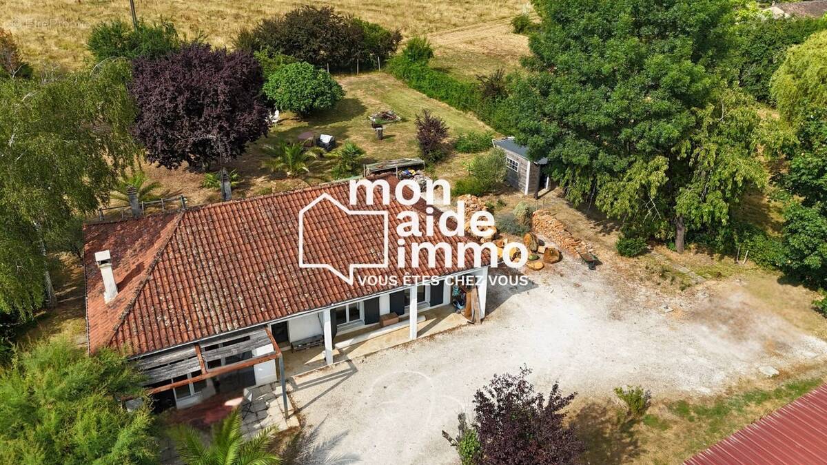 Maison à LAMOTHE-MONTRAVEL