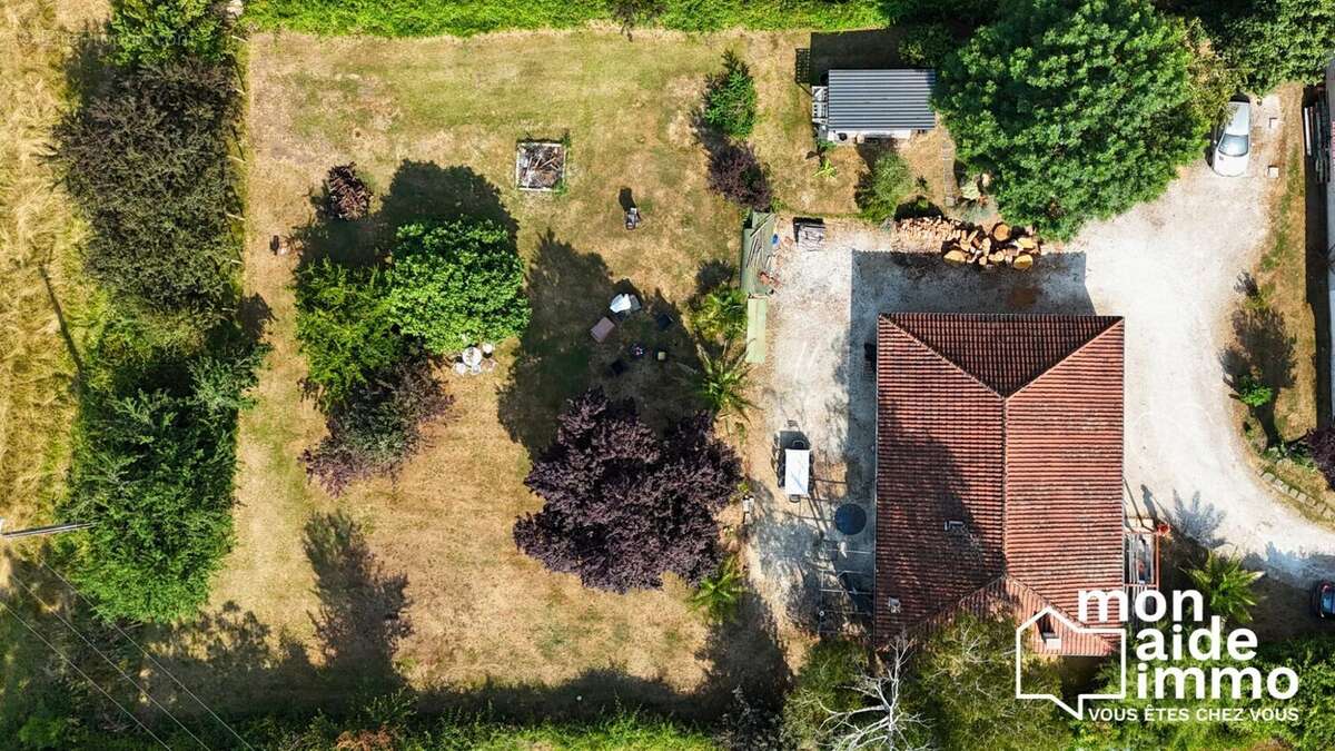 Maison à SAINT-MAGNE-DE-CASTILLON