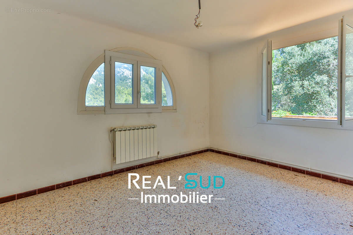 Maison à MARSEILLE-9E