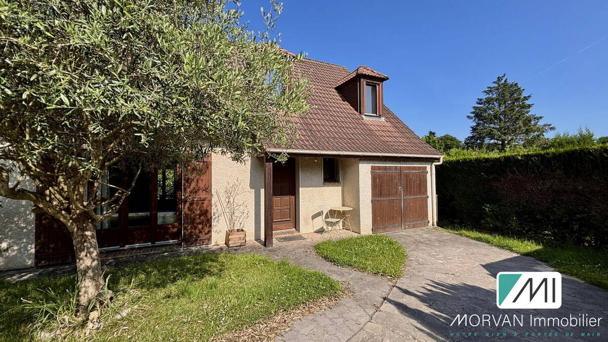 Maison à LES ESSARTS-LE-ROI