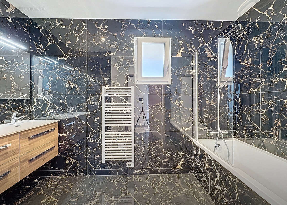 Appartement à AIX-LES-BAINS