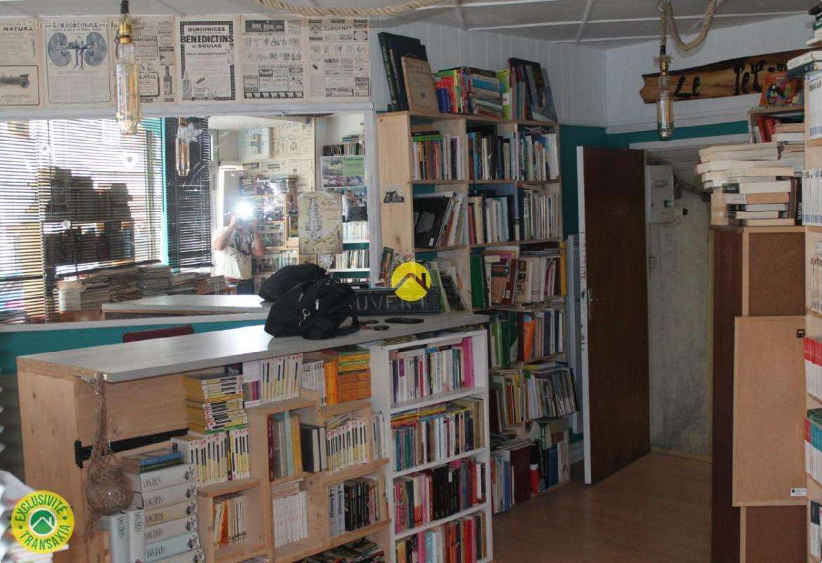 Maison à VIC-SUR-CERE