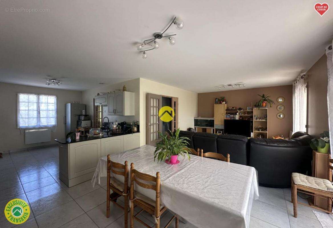 Maison à LA GUERCHE-SUR-L&#039;AUBOIS