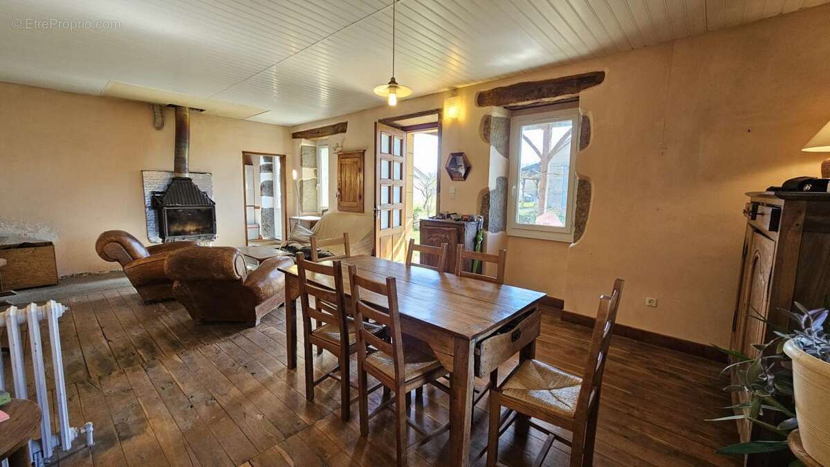 Maison à LIMOGNE-EN-QUERCY