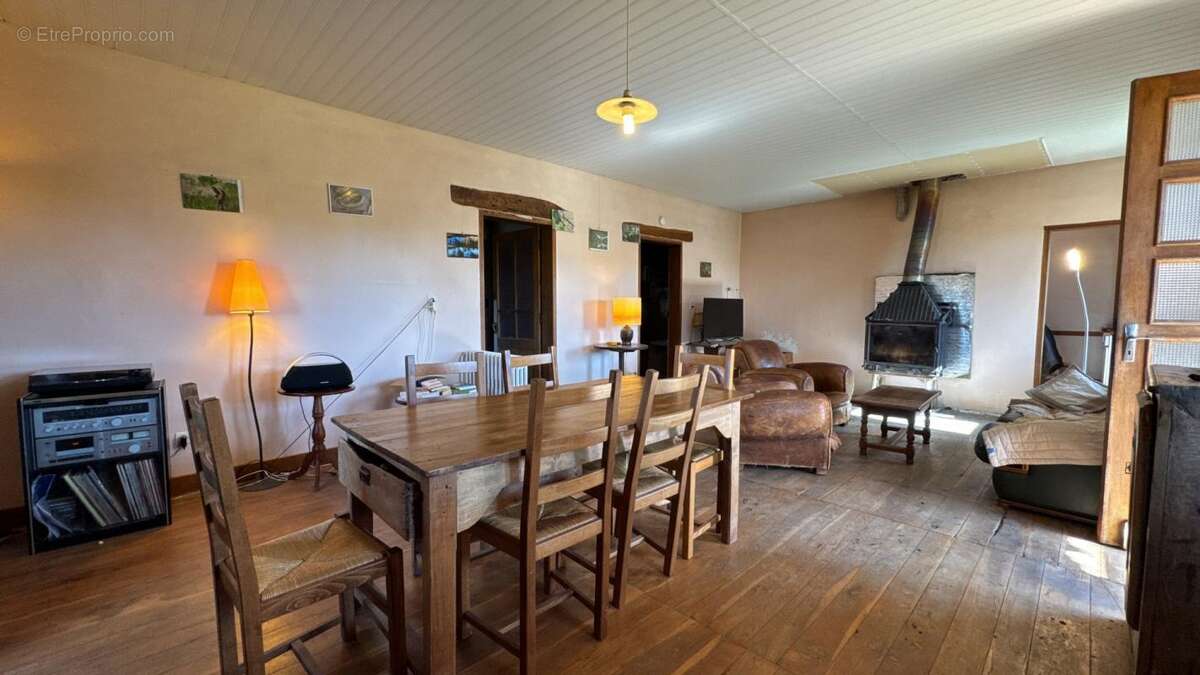 Maison à LIMOGNE-EN-QUERCY