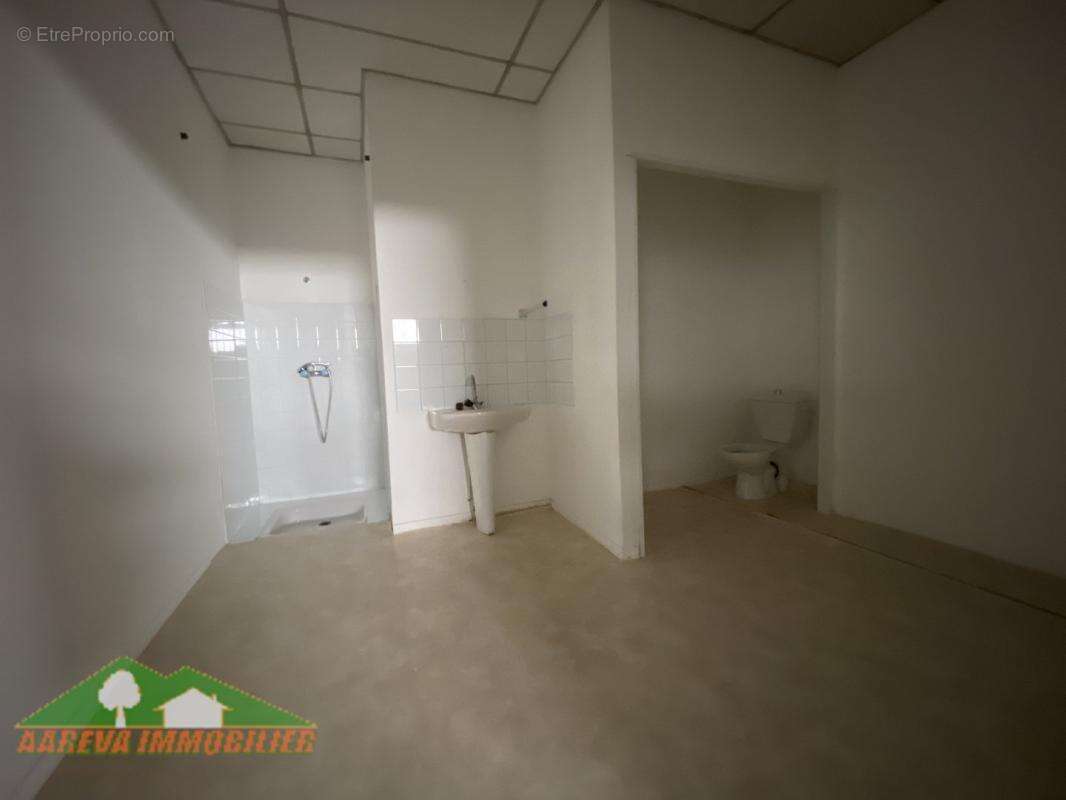 Commerce à LABARTHE-INARD