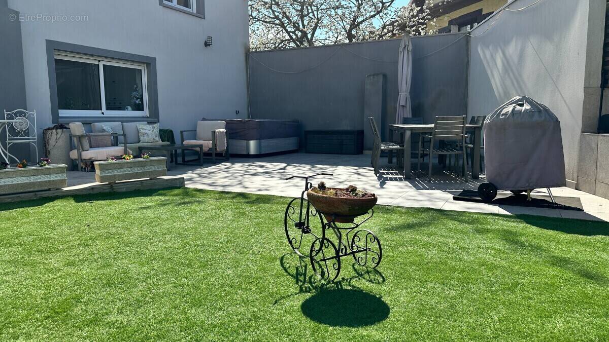 Maison à CHAMPIGNY-SUR-MARNE