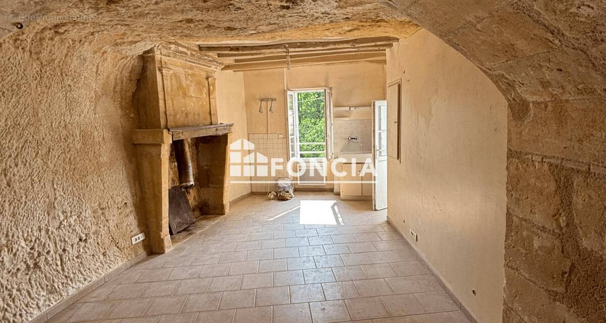 Maison à VILLAINES-LES-ROCHERS