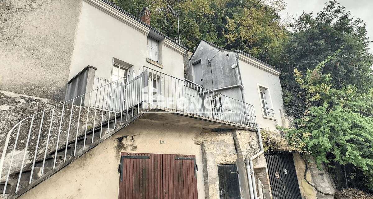 Maison à VILLAINES-LES-ROCHERS