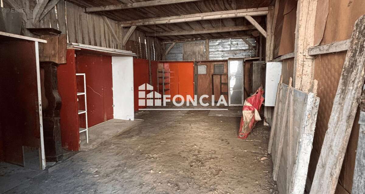 Maison à VILLAINES-LES-ROCHERS