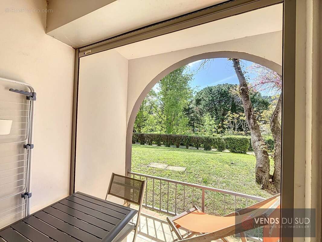 Appartement à LAMALOU-LES-BAINS