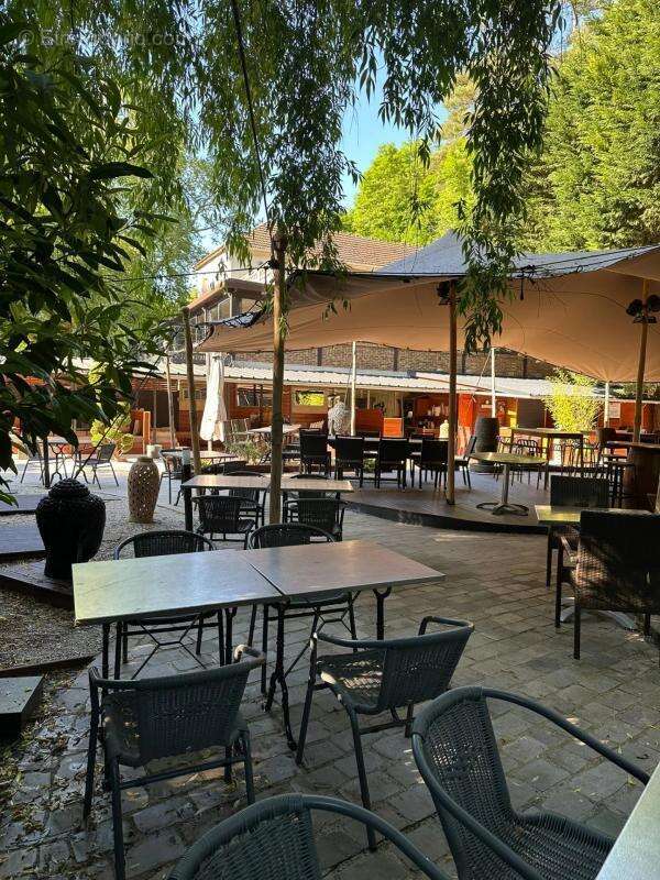 Commerce à CHALIFERT