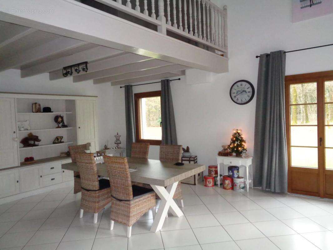 Maison à MOUTHIERS-SUR-BOEME